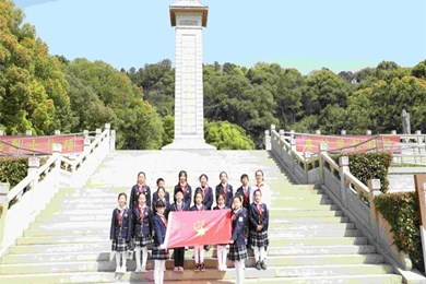 行走的思政课：清明祭英烈 红色永传承　——斜塘学校党团队开展清明祭扫暨革命传统教育活动